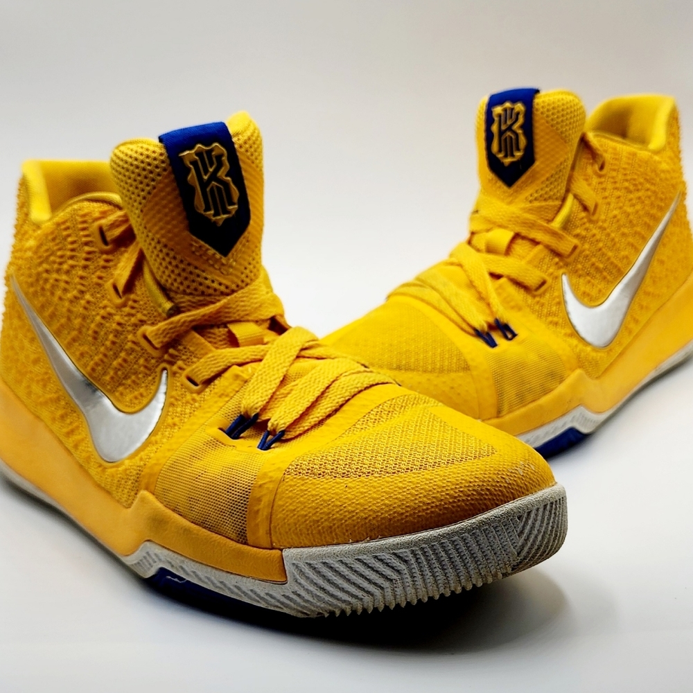 Nike Kyrie Irving 3 Mac and Cheese Blue & Gold 859466 791 5.5Y Youth